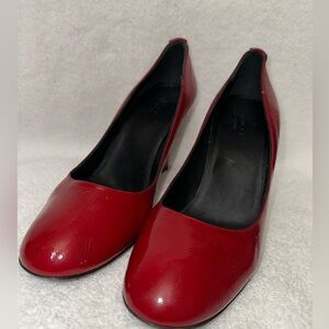 Gucci Authentic Patent Leather Red Wedge Pumps heels Size 39.5 US 9.5